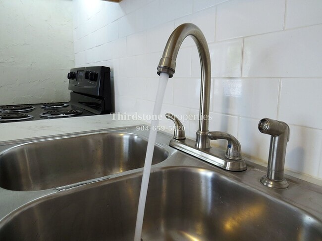 Foto del edificio - 3326 W 1st St