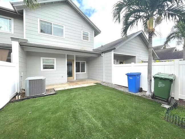 Building Photo - A stunning two-story house boasts three spacious bedrooms and 2.5 bathrooms