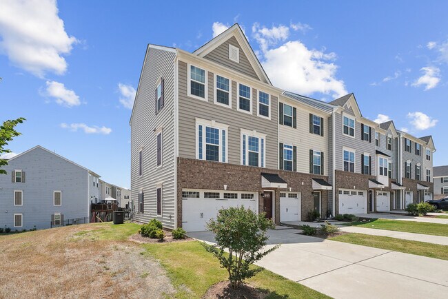 Foto del edificio - 387 Amber Acorn Ave