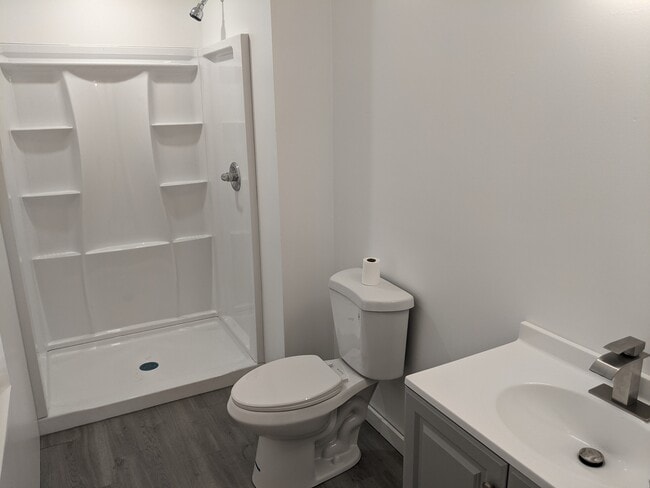 Building Photo - 898 SE St Johns St