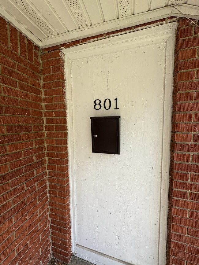 Building Photo - 801 Hurricane St