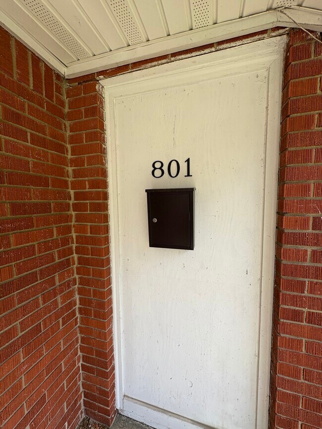 Foto del edificio - 801 Hurricane St