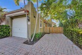Foto principal - 725 NW 1st Ave