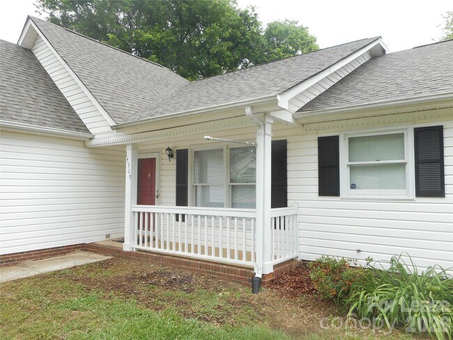 Foto del edificio - 14509 Cinnamon Field Rd