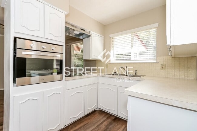 Building Photo - NOW OFFERING FIRST FULL MONTH FREE AND $60...