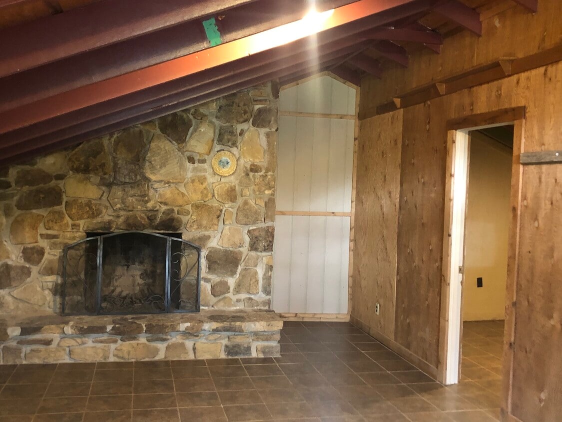 Building Photo - 3213 S Leco Ln