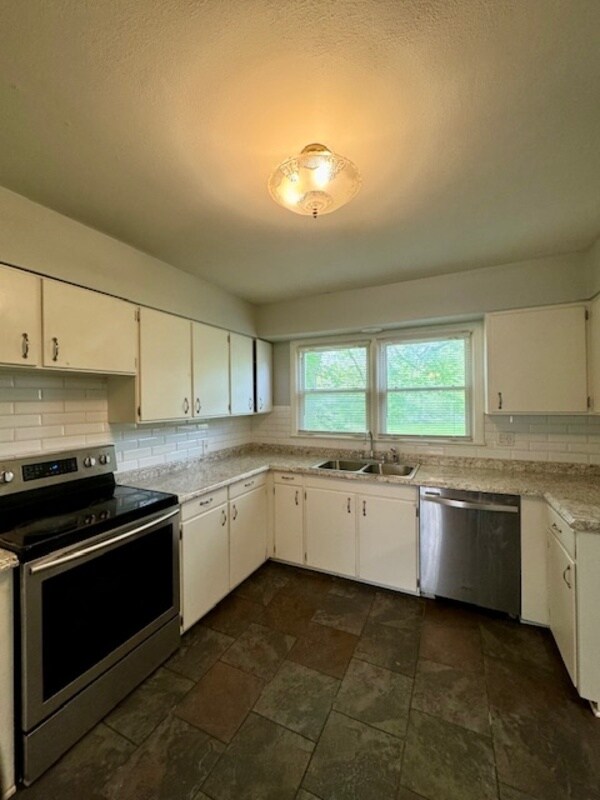 Building Photo - 12811 12th St