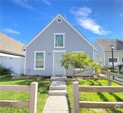 Building Photo - 14515 Woodland Dr
