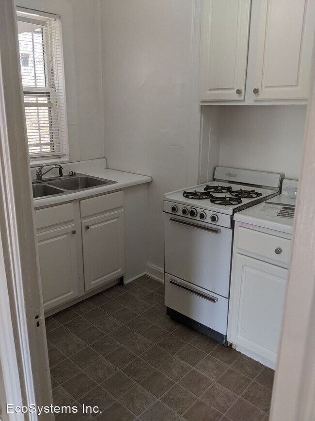 Foto del edificio - 1230 N Washington St