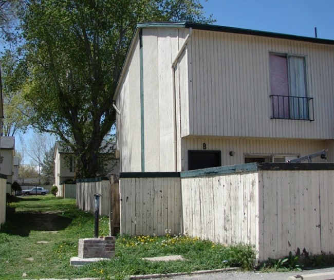 Building Photo - Maplewood Estates