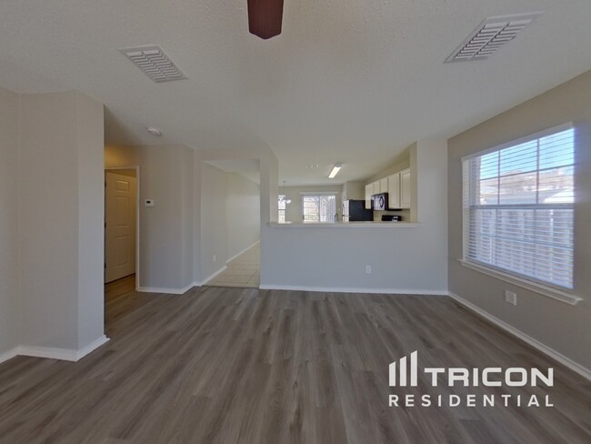 Building Photo - 10100 Chapel Oak Trail