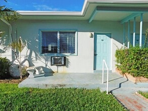 Building Photo - 1247 Marseille Dr