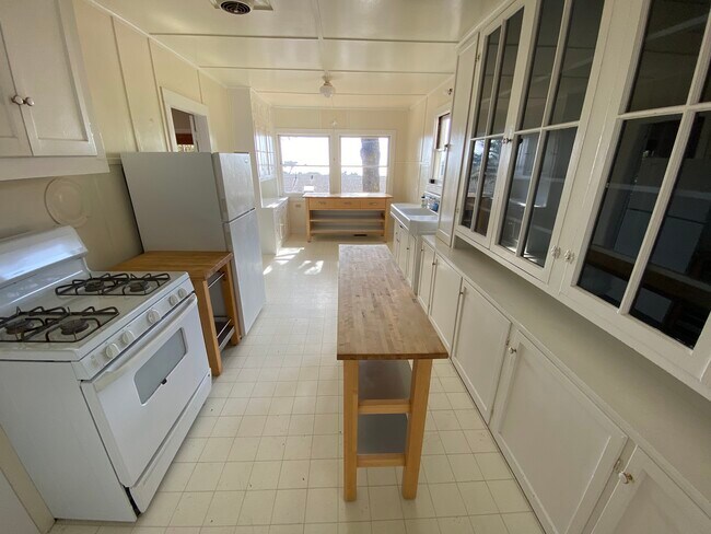 Foto del edificio - 543 Paloma Ave