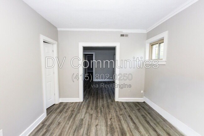 Building Photo - 2988 S Moreland Blvd