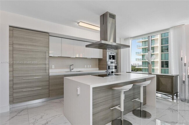 Foto del edificio - 300 Sunny Isles Blvd