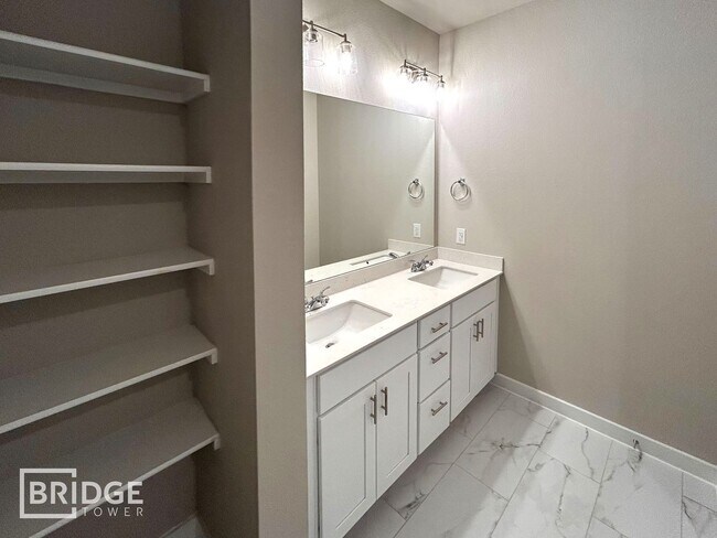 Foto del edificio - 1021 Hudson Wy