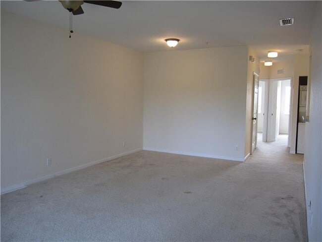Building Photo - 1169 Golden Lakes Blvd