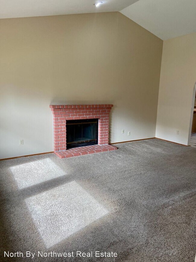 Building Photo - 2 br, 1.5 bath House - 7604 56th Ave E