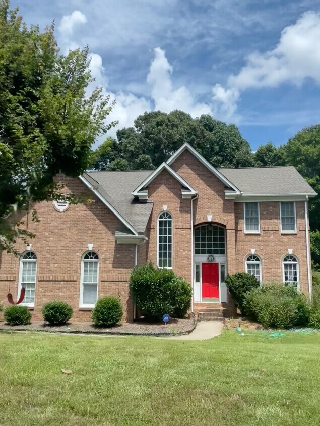 Foto principal - 4210 Shoal Creek Dr