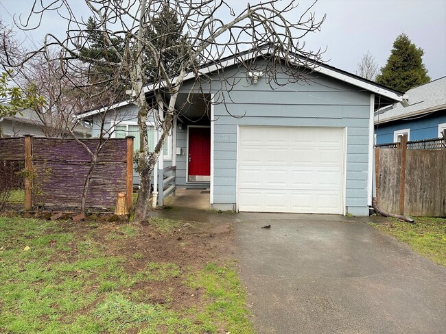 Building Photo - 3716 SE 62nd Ave