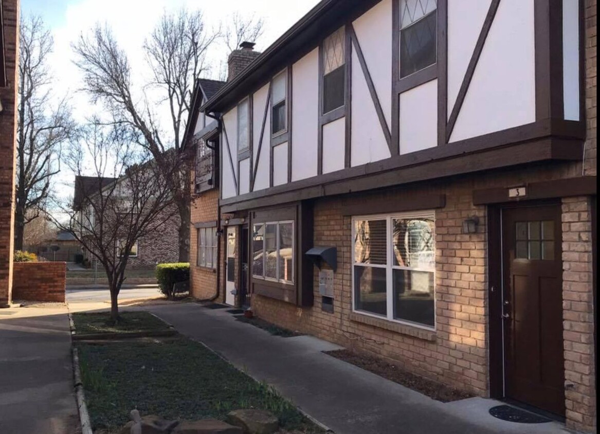 Primary Photo - 3119 E 25th Pl