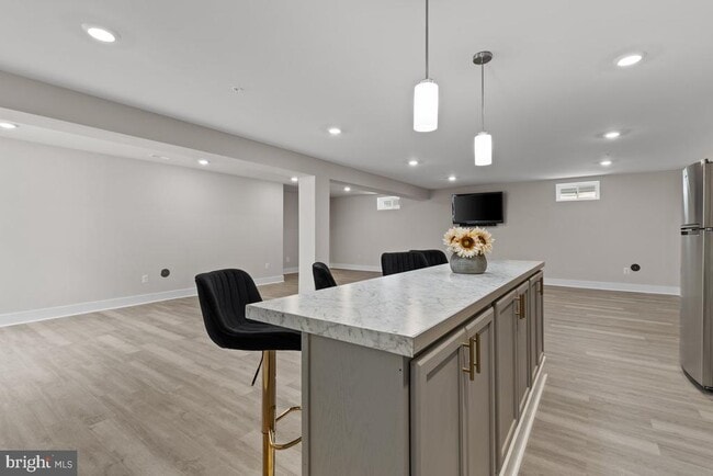 Building Photo - 5684 Lewis Carroll Dr