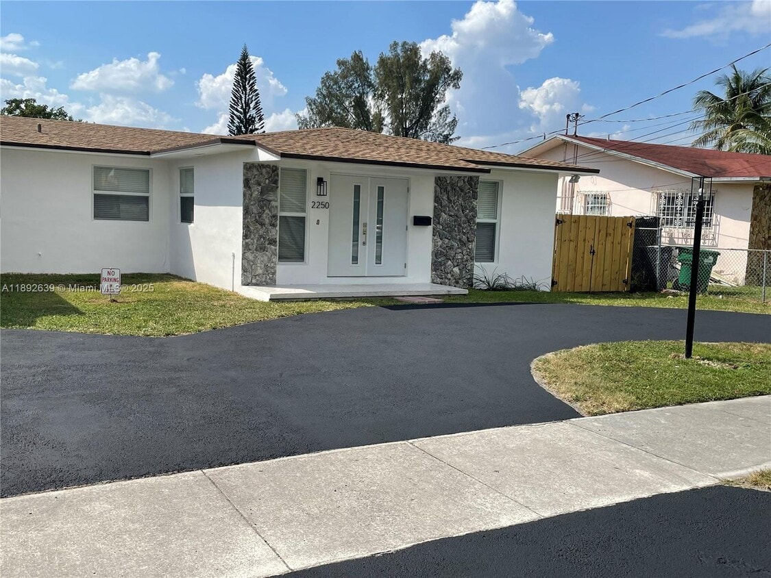 Foto principal - 2250 SW 69th Ave