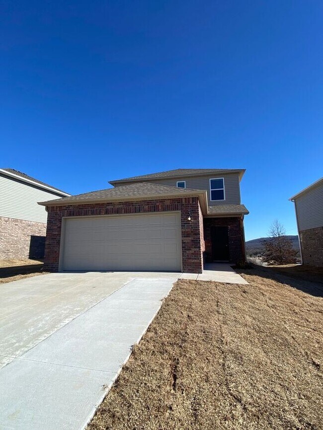 BRAND NEW Three Bedroom Two and a Half B... House Rental in