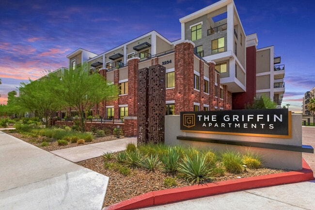 Building Photo - The Griffin