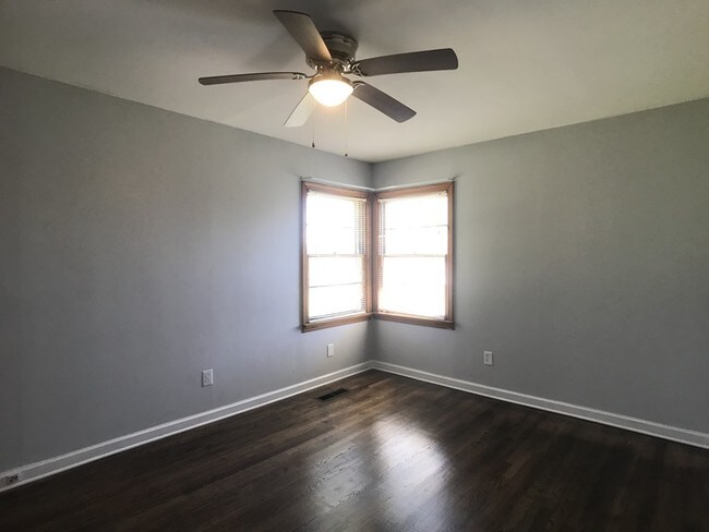 Building Photo - MOVE IN SPECIAL: 1/2 OFF 1ST MONTHS RENT