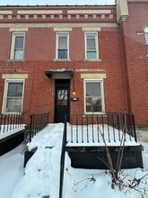 Building Photo - 435 Hanford St