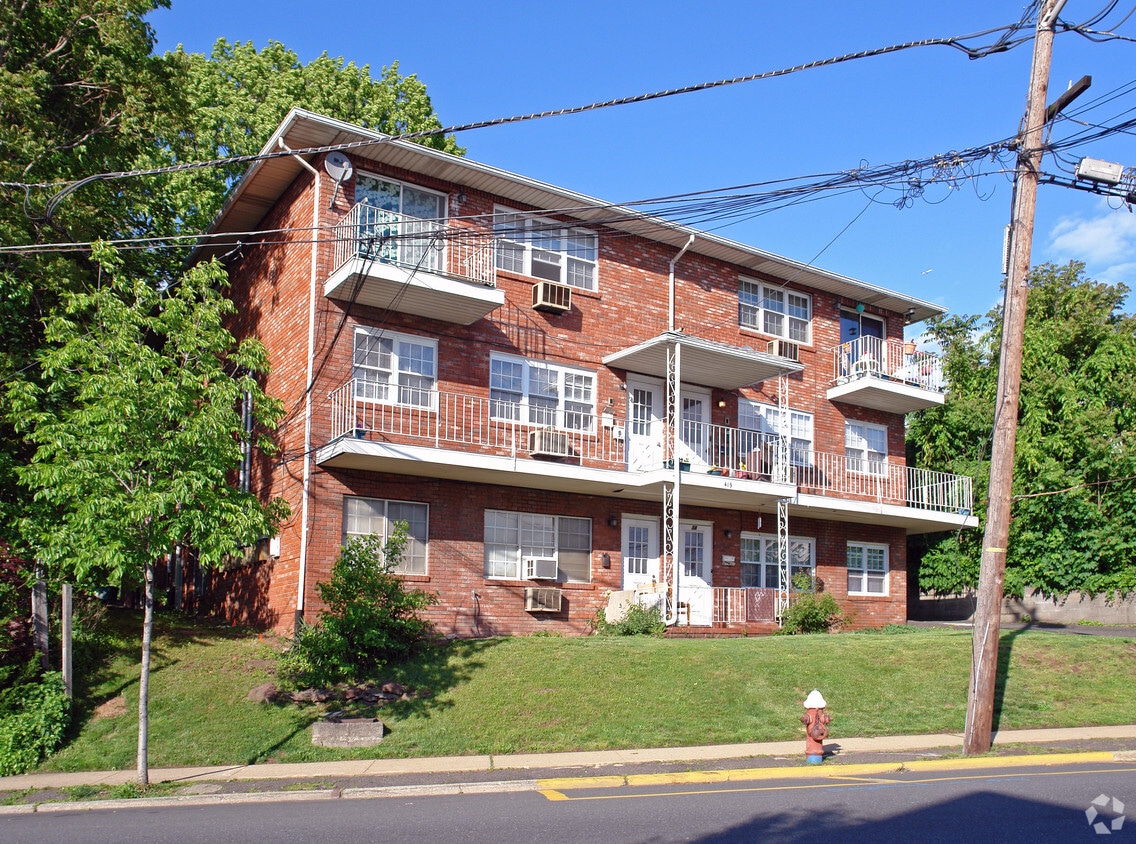 419 Paterson Ave, East Rutherford, NJ 07073 Apartments in East
