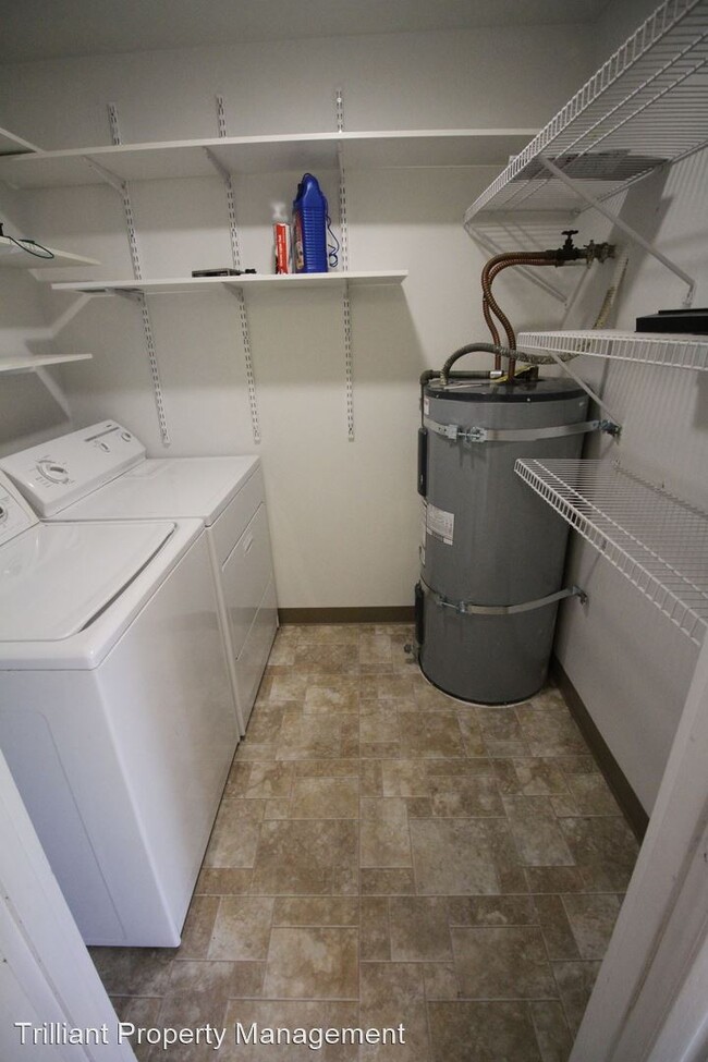 Building Photo - 2 br, 1 bath House - 777 Boone Rd SE #12