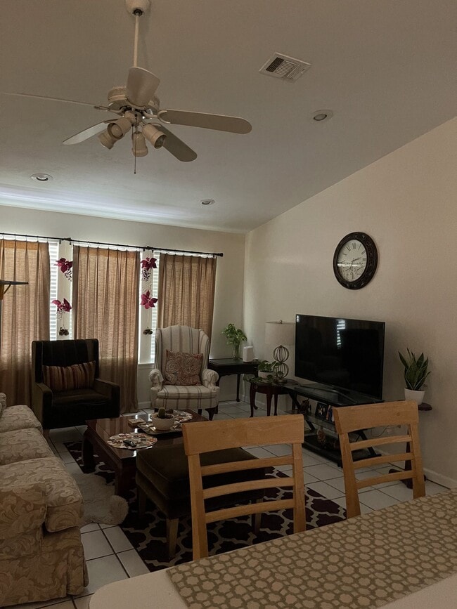 Foto del edificio - 2210 Amelia Cir