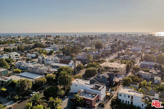 Foto del edificio - 529 Rialto Ave