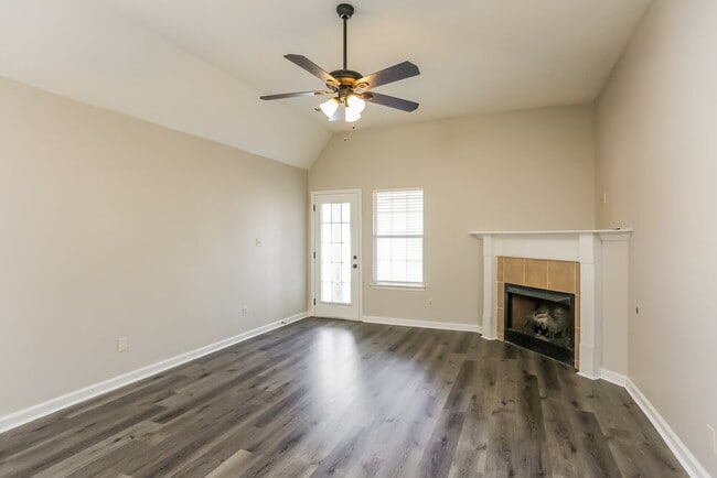 Building Photo - 8238 Regal Bend Dr