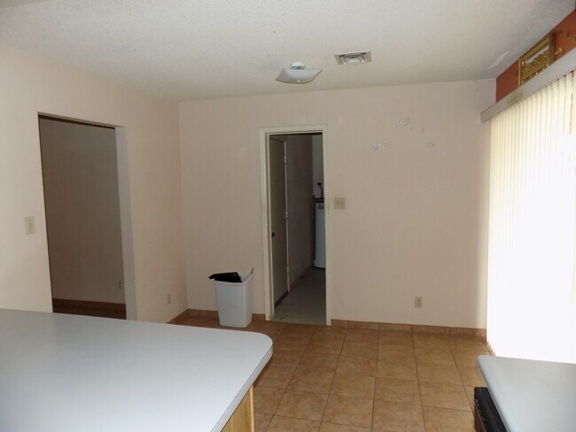 Foto del edificio - 4544 W 18th St