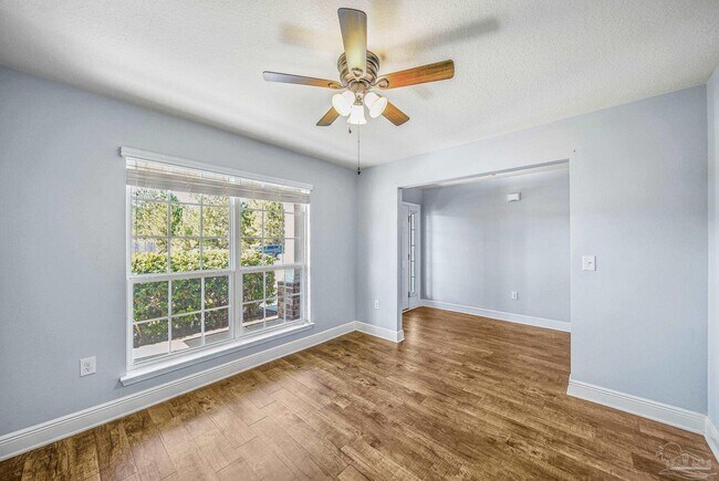 Foto del edificio - 6052 Whisper Creek Boulevard
