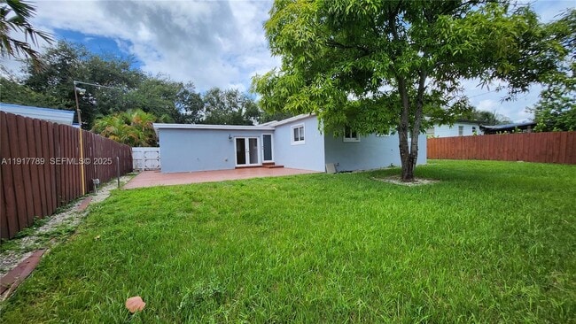 Foto del edificio - 12535 NE Miami Pl