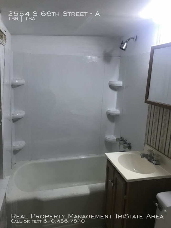 Foto del edificio - 1 Bedroom 1 Bath Duplex