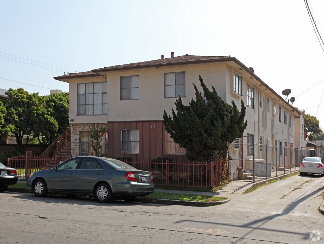 Building Photo - 216 E Burnett St