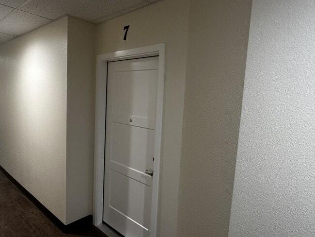 Building Photo - 1935 Table Rock Rd