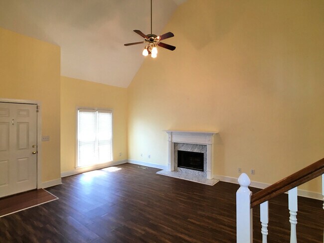 Building Photo - 717 Ridge Way Cir