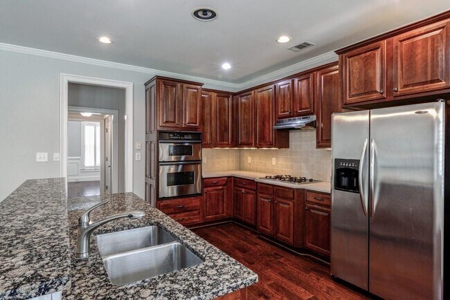 Foto del edificio - 2025 Ivy Ridge Rd SE