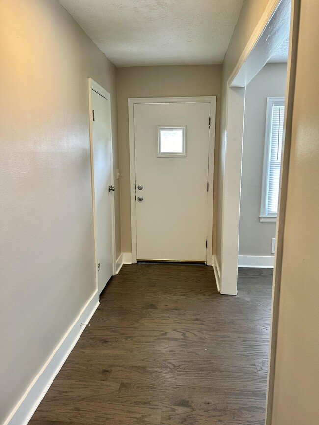 Building Photo - 179 Winding Way Dr