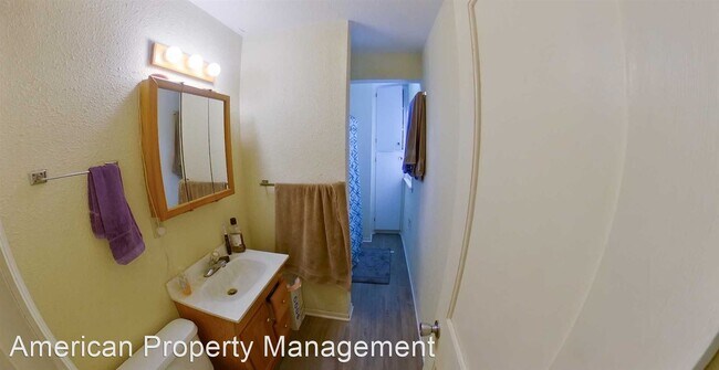 Building Photo - 3 br, 1 bath House - 1520 Campus Rd