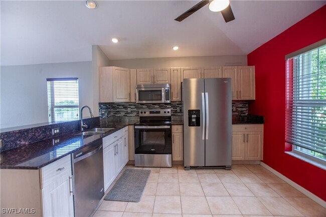 Foto del edificio - 513 SW 3rd Ct