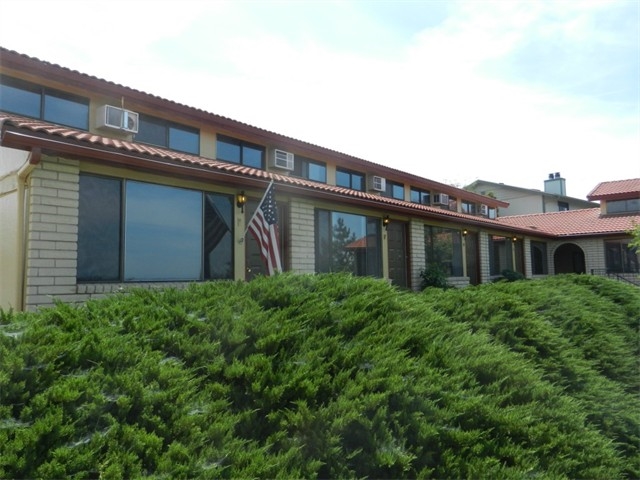 Building Photo - Lago Vista