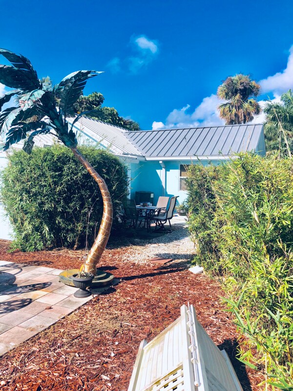 Building Photo - 2500 NE Indian River Dr