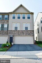 Building Photo - 5904 Leben Dr